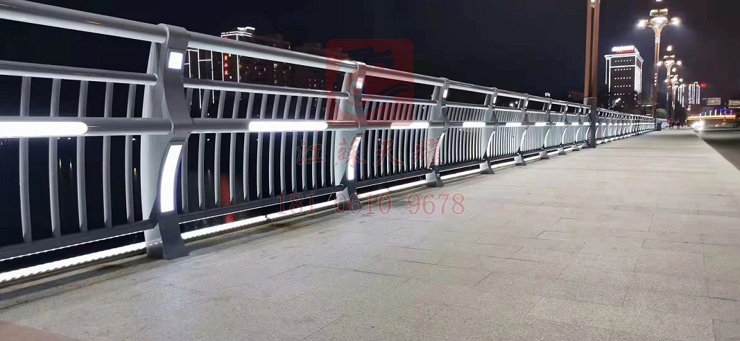 城市河道護(hù)欄抗沖擊免維護(hù)哪家強(qiáng)？